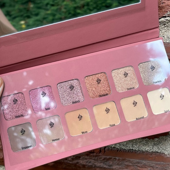 Illamasqua Unveiled Artistry Eye Shadow Palette - Picture 5 of 5